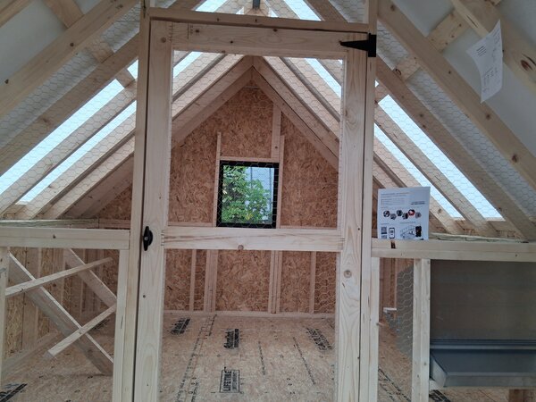 Chicken Coop 10x12 - Image 3