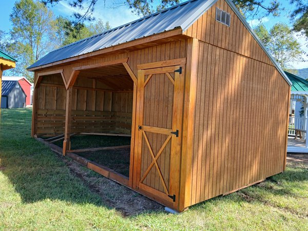 Horse Barn w/ Tack Room 12x24