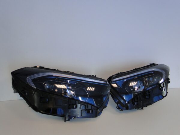 MERCEDES EQA H243 243 LAMPA PRZEDNIA PRAWA LED