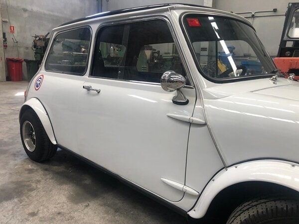 mini morris del año 1969 1000cc