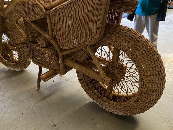 moto vintage de ratán