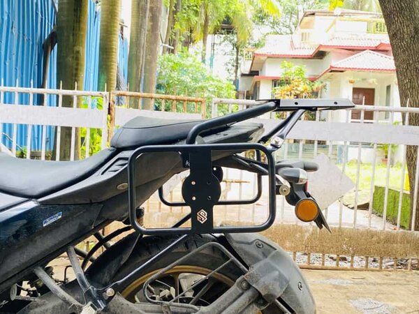 Yamaha FZ v2 saddle stay and Top rack combination
