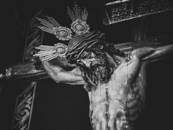 pexels-photo-3885684-3885684 Black and white sculpture of Jesus Christ on the cross located in a Seville church.