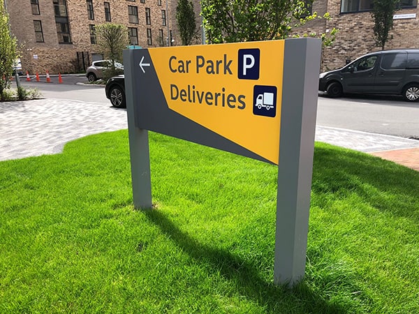Wayfinding signs for vehicles