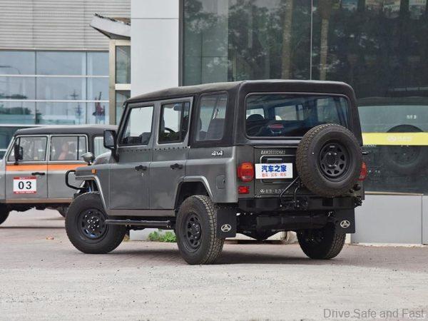 Beijing Auto Works (BAW) BJ212 side view