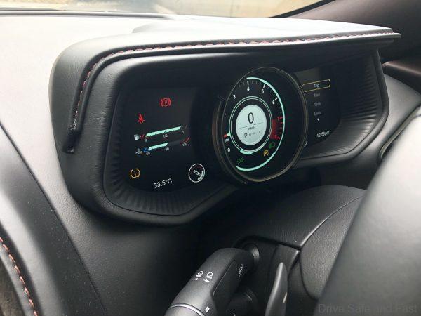 Aston Martin DB11_V8