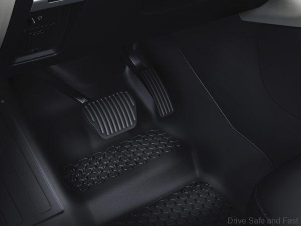 Land Rover Defender_waterproof mats