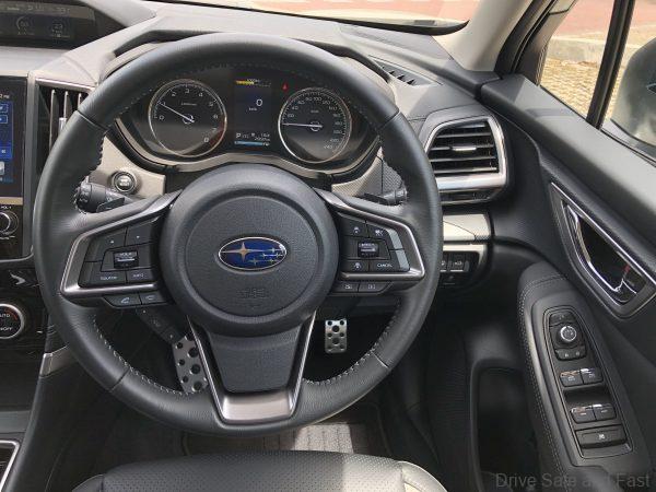 Subaru Forester GT_cockpit