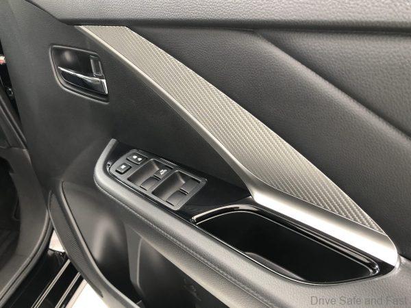 Mitsubishi XPANDER door console