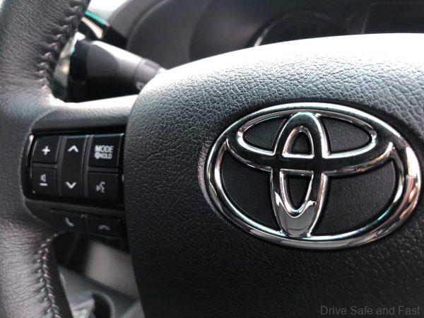 Toyota Hilux Rogue multi function steering wheel