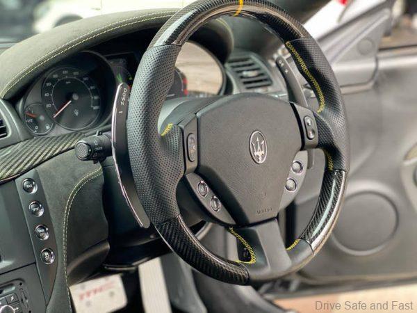 Maserati GranTurismo MC Stradale steering wheel