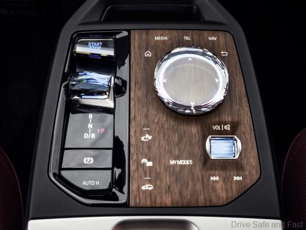 BMW iX_electrified vehicles