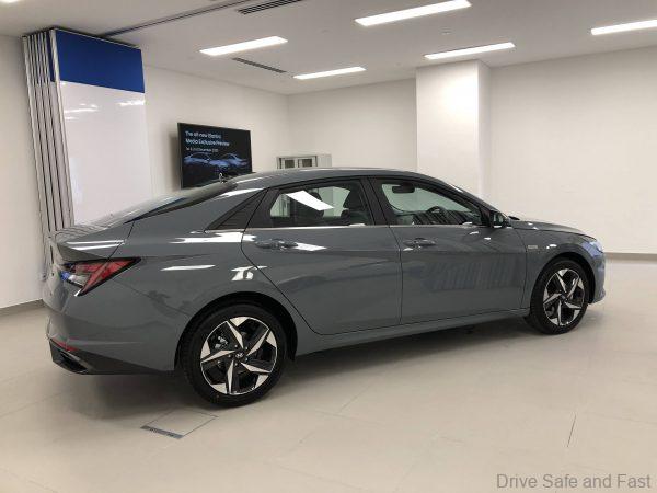 Hyundai Elantra_side view