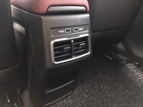 Proton X50 Highline_rear ac vents and USB power outlet