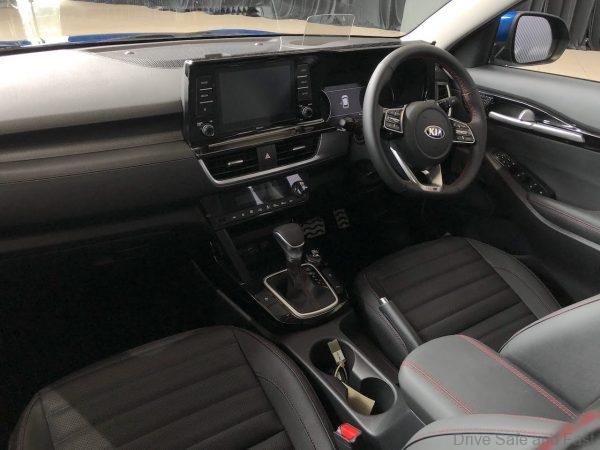 Kia Seltos_Naza Kia_GT-Line_front seats