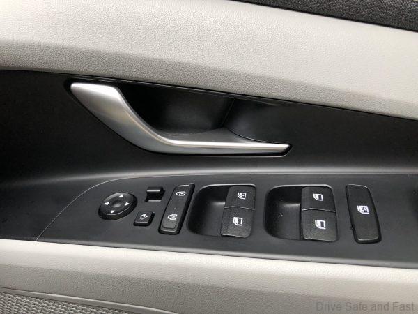 Hyundai Elantra Smartstream_power windows