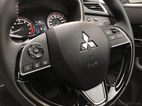 Mitsubishi XPANDER_multi function steering wheel