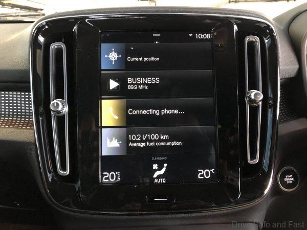 Volvo XC40 Recharge Plug In Hybrid Crossover_touch screen