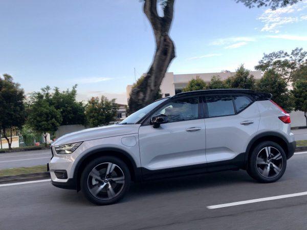 Volvo XC40 Recharge Plug In Hybrid_side view