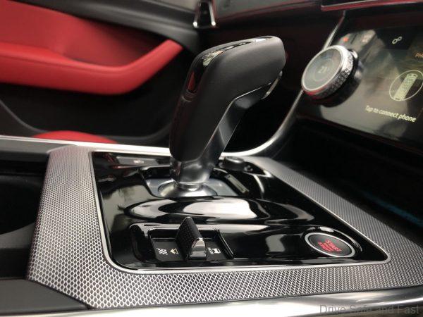 Jaguar XE R-Dynamic_ignition button