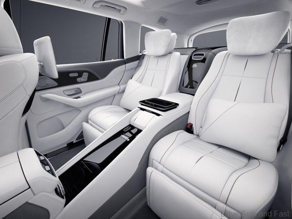 Mercedes-Maybach GLS 600 4MATIC „Edition 100“ rear seats