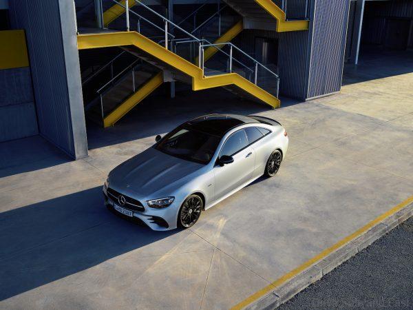 Mercedes-Benz E-Klasse Coupé und Cabriolet; Sondermodell „Night Edition“ Mercedes-Benz E-Class Coupé and Cabriolet; special model “Night Edition”