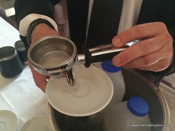 Cooling down the coffee grains holder