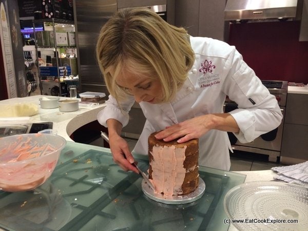 Mich Turner simple cake decorating tips from Cake School 8 Mich Turner Rose Ombre Cake