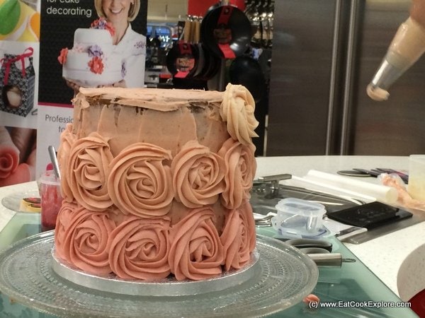 Mich Turner simple cake decorating tips from Cake School 11 Mich Turner Rose Ombre Cake