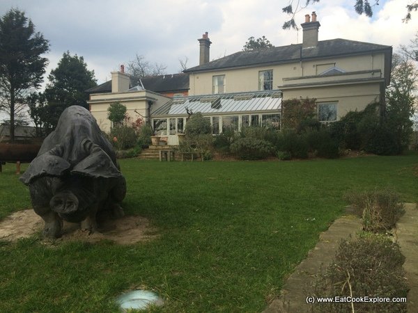 The Pig Hotel 209-001