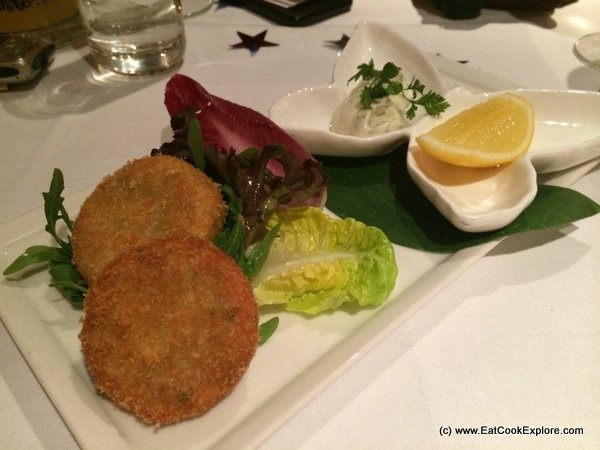 trader vics Maryland Crab Cakes