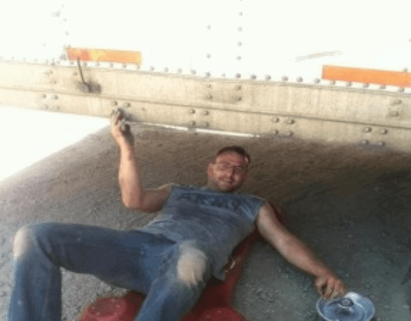 Working in Flint Michigan do Semi Trailer Repair