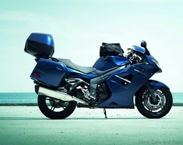 Triumph-Sprint-GT-06
