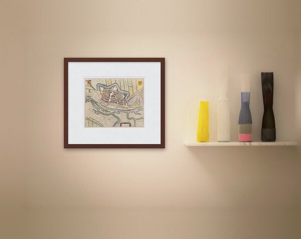 Oude kaart Arnemuiden 1657 Janssonius ingelijst in mahonie lijst met passe-partout aan de muur
