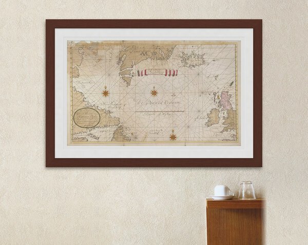 Oude kaart Atlantische Oceaan 1720 Gerard van Keulen ingelijst in mahonie lijst met passe-partout aan de muur