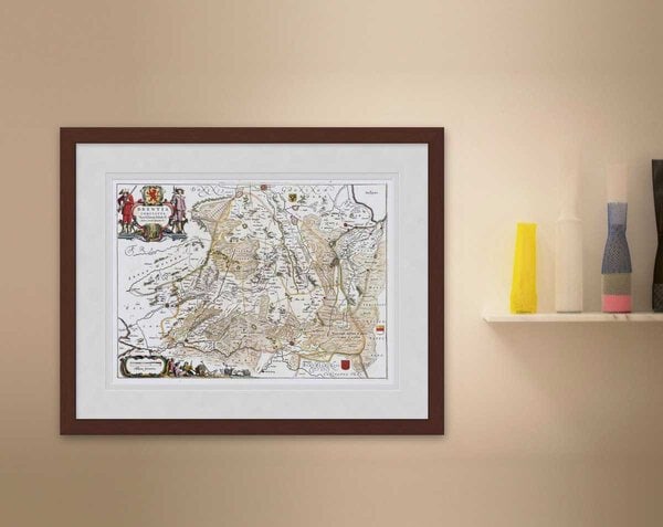 Oude kaart Drentia 1645 Willem Blaeu ingelijst in mahonie lijst met passe-partout aan de muur