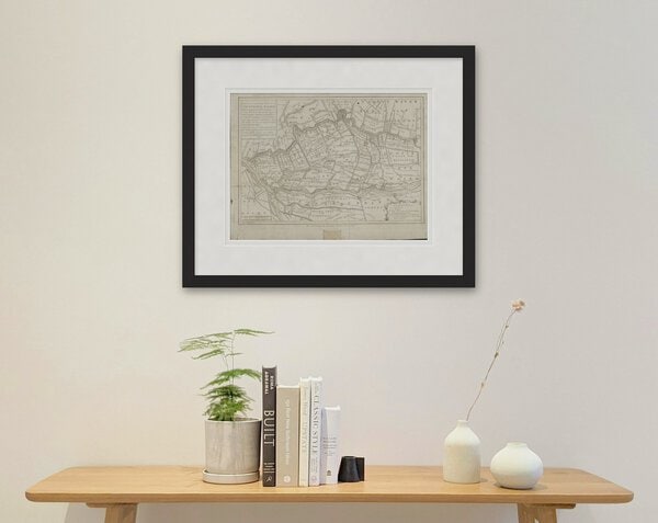 Oude kaart Krimpenerwaard 1797 ingelijst in zwarte lijst met passe-partout aan de muur