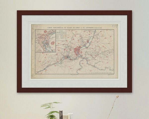 Oude kaart Luik 1865 Jottrand ingelijst in wortelnoot lijst met passe-partout aan de muur