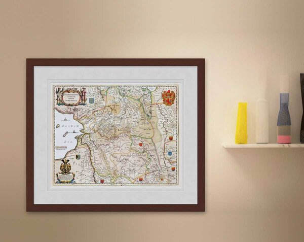 Oude kaart Overijssel 1664 Wicheringe ingelijst in mahonie lijst met passe-partout aan de muur