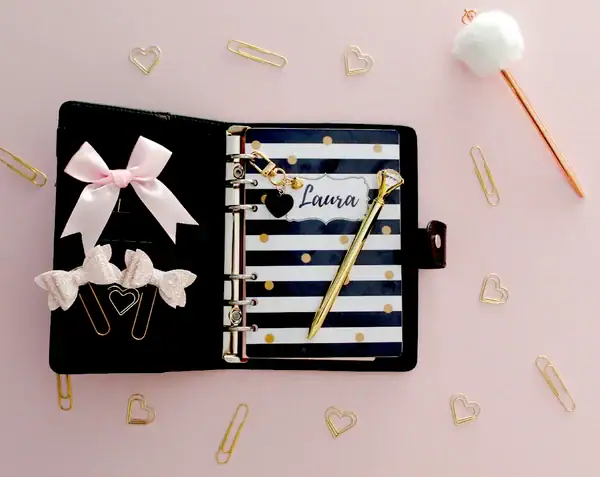 Caja de regalo exclusiva Felicidades te has Graduado para celebrar este logro tan especial - Imagen 3