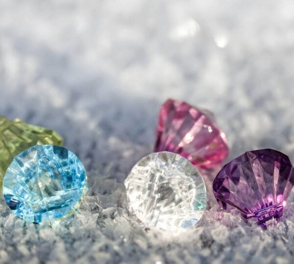 what colors can diamonds be