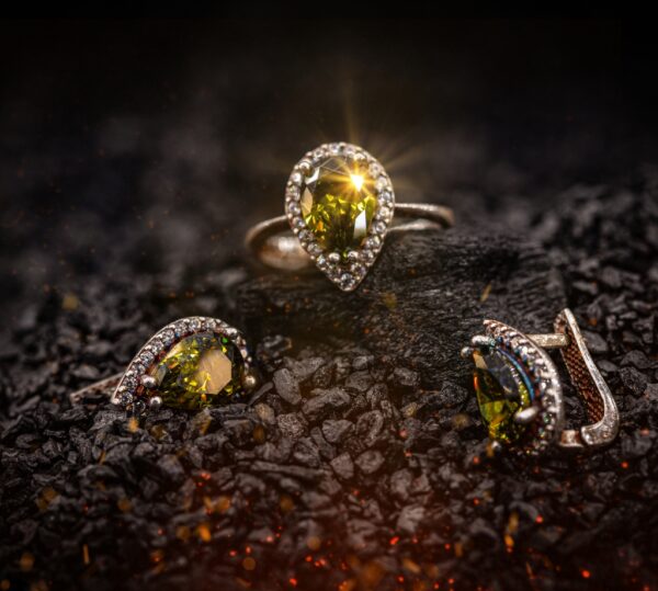 What Are Canary Diamonds? Characteristics and Market Appeal