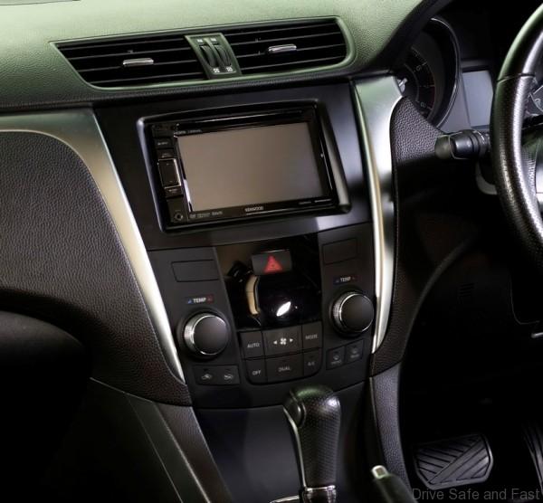 Suzuki Kizashi Limited Edition_2-Din Audio System