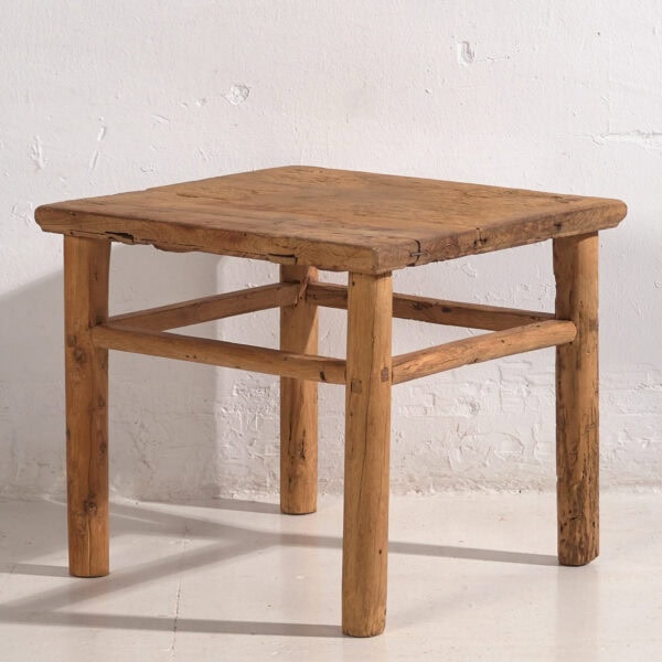 Ancienne table basse en bois massif (c.1870)