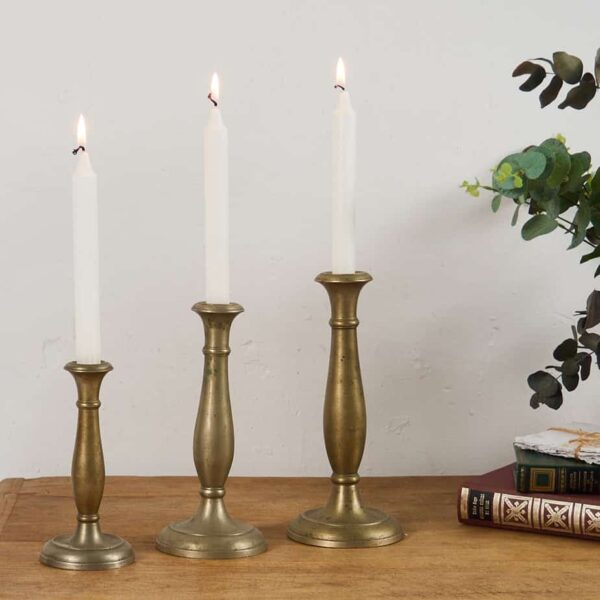 Bougeoir ancien en métal (vers 1900). Ensemble de 3 pièces.