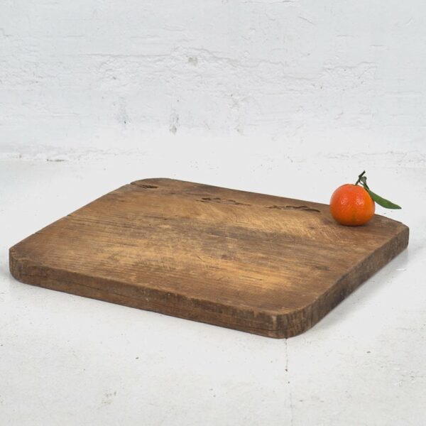 Ancienne planche à découper carrée (c.1920) #1