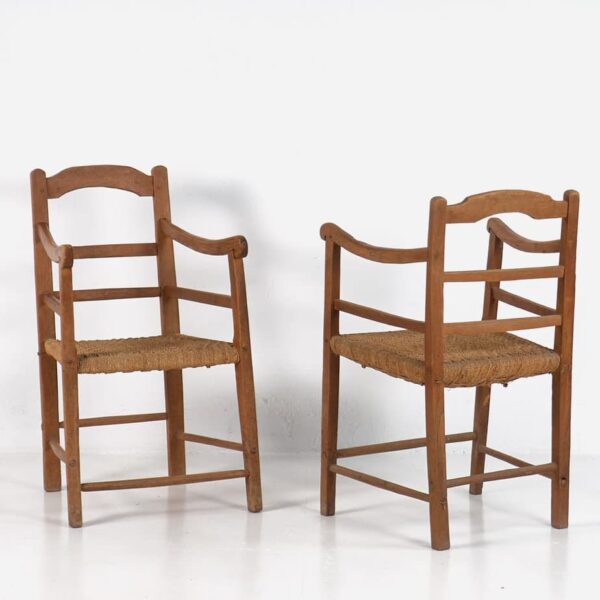 Fauteuils anciens en chêne (vers 1900). Ensemble de 2 pièces