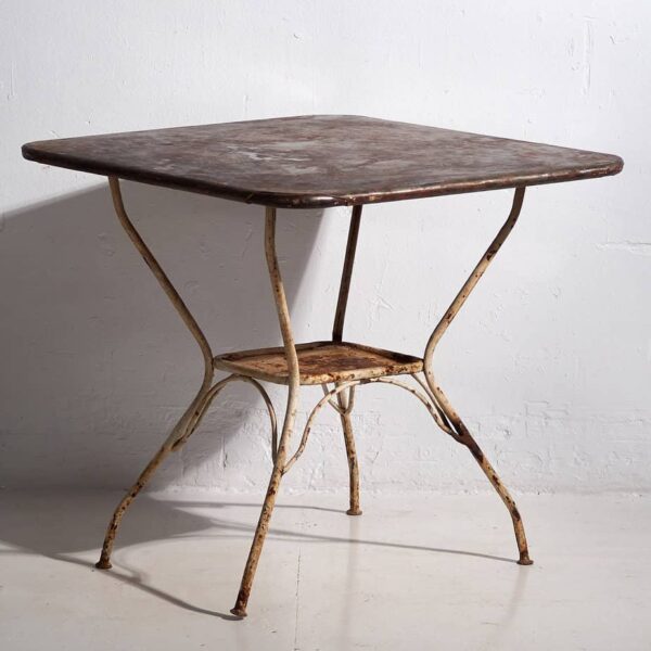 Ancienne table d’extérieur (c.1920) #1
