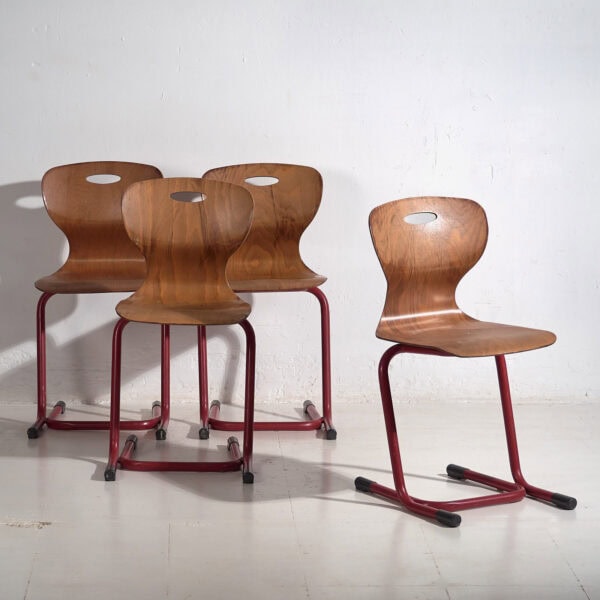 Chaises de salle à manger rouges de style vintage (vers 1950). Ensemble de 4 pièces