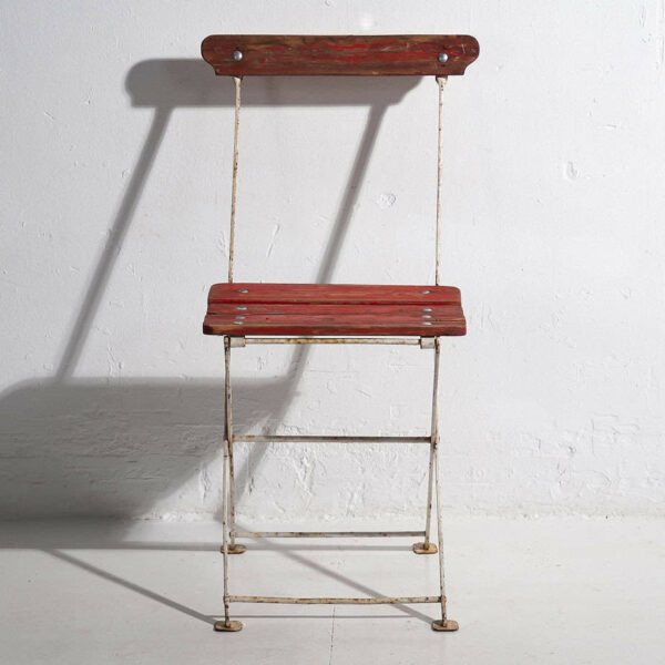 Antiguas sillas plegables de jardín en color rojo (c.1920). Conjunto de 4 piezas